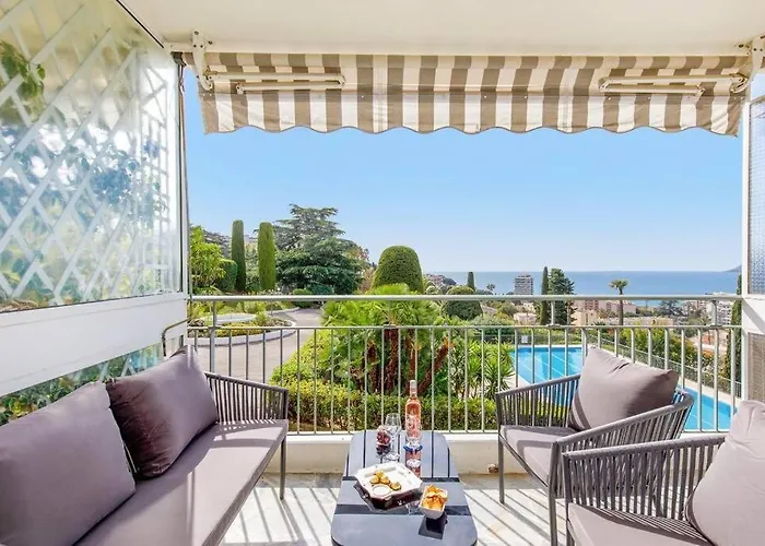 Calme Et Elegant Avec Vue Appartement Cannes