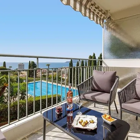 Calme Et Elegant Avec Vue شقة