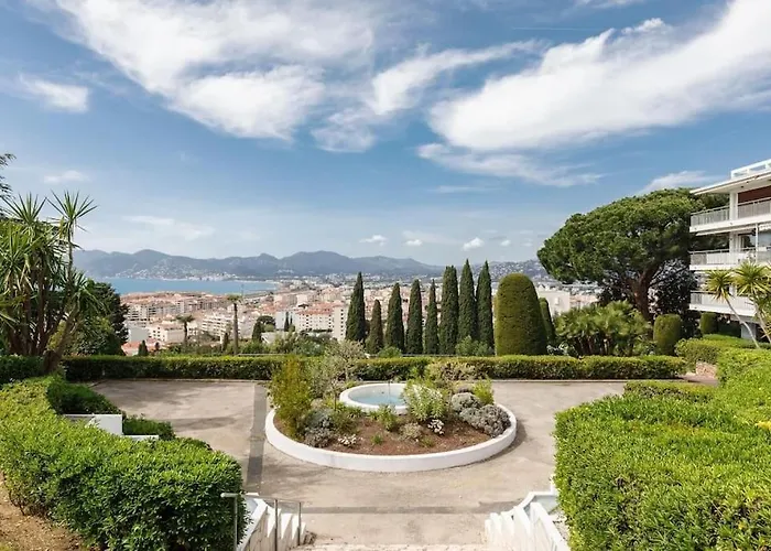 Calme Et Elegant Avec Vue Apartament Cannes
