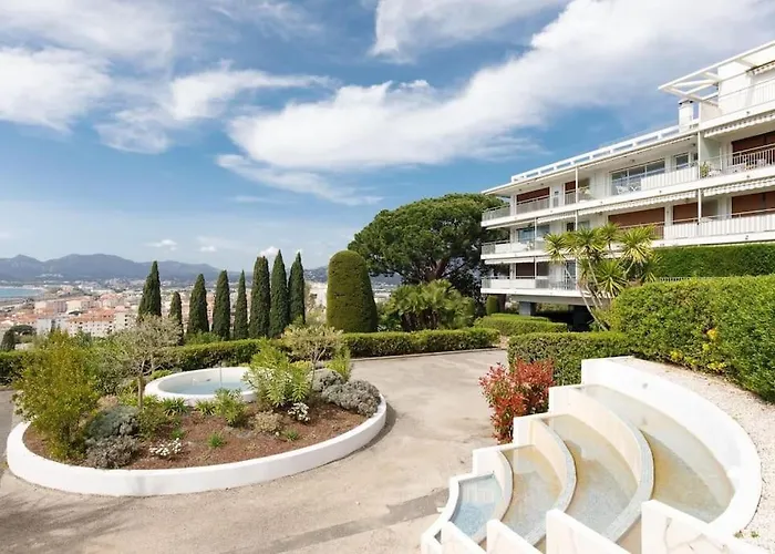 Calme Et Elegant Avec Vue * Cannes
